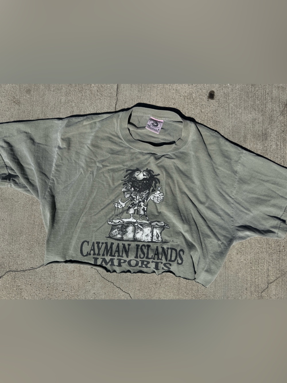cool faded crop olive green vintage souvenir t-shirt from the Cayman Islands